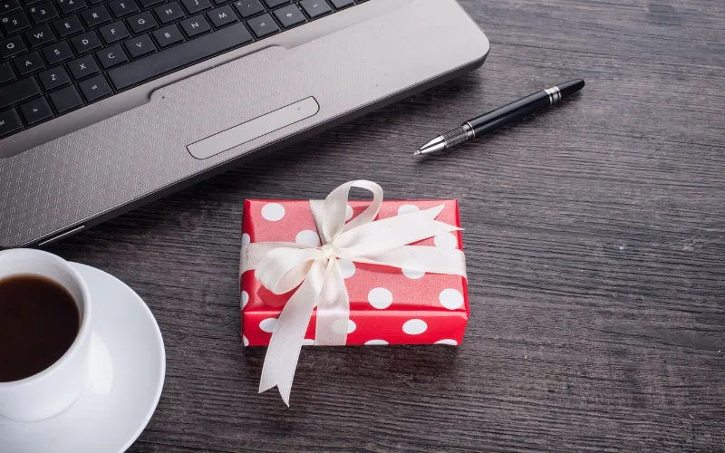 corporate gifts for clients and employees